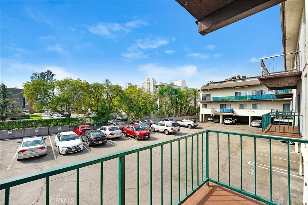 5460 White Oak G213, Encino, California 91316 home-pic-10