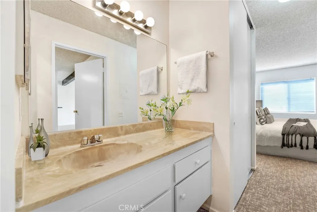 5460 White Oak G213, Encino, California 91316 home-pic-8