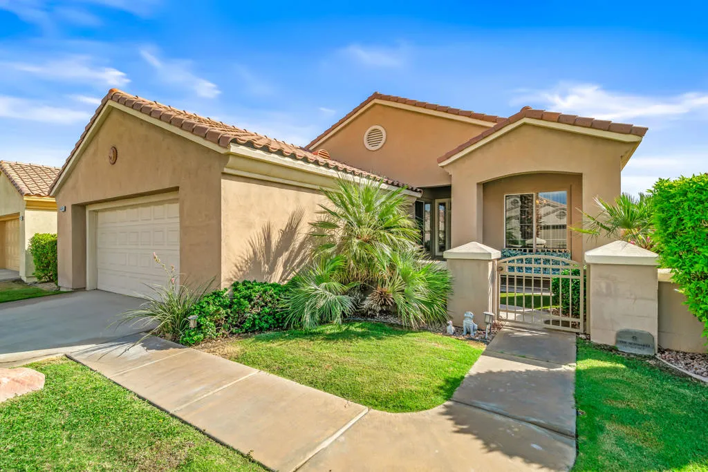 43774 Royal Saint George Drive, Indio, California 92201 home-pic-3
