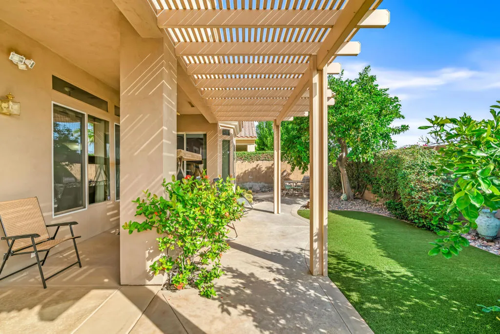 43774 Royal Saint George Drive, Indio, California 92201 home-pic-34