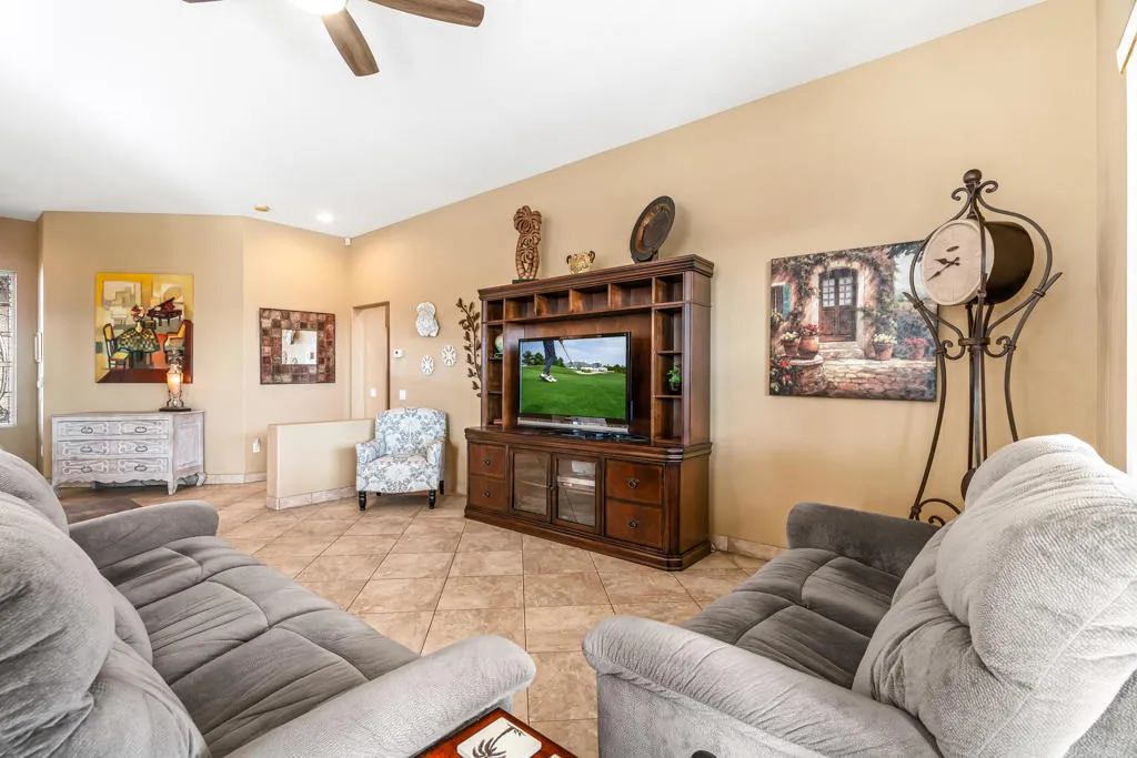 43774 Royal Saint George Drive, Indio, California 92201 home-pic-10