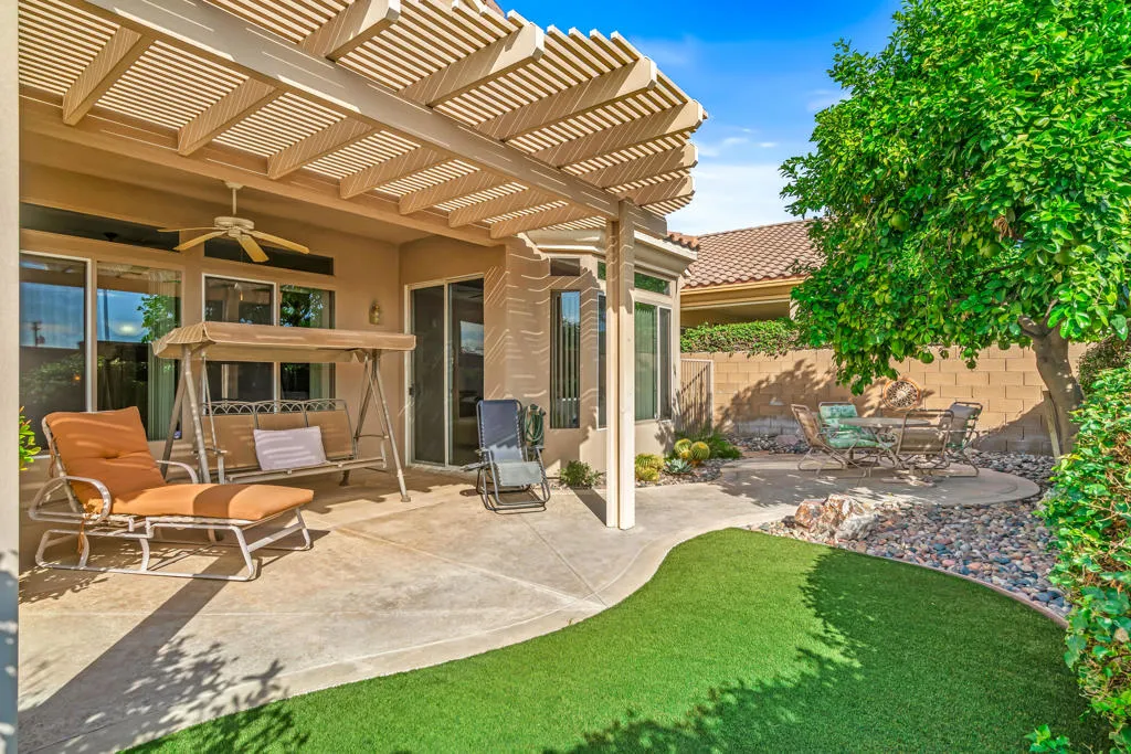 43774 Royal Saint George Drive, Indio, California 92201 home-pic-33