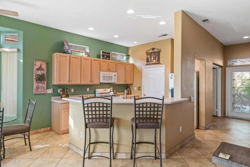 43774 Royal Saint George Drive, Indio, California 92201 home-pic-12