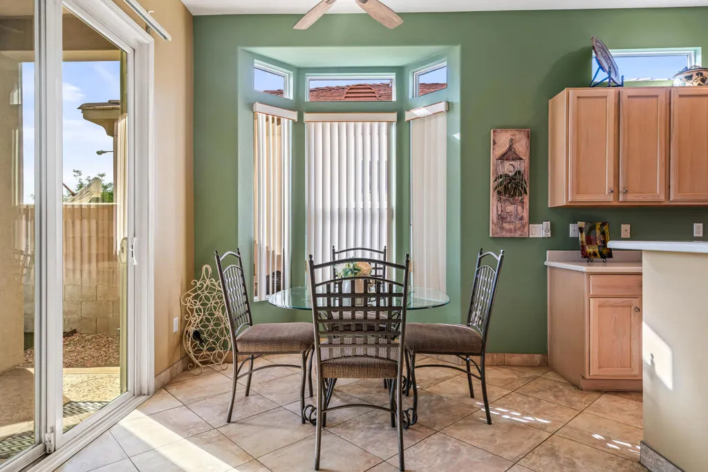 43774 Royal Saint George Drive, Indio, California 92201 home-pic-13