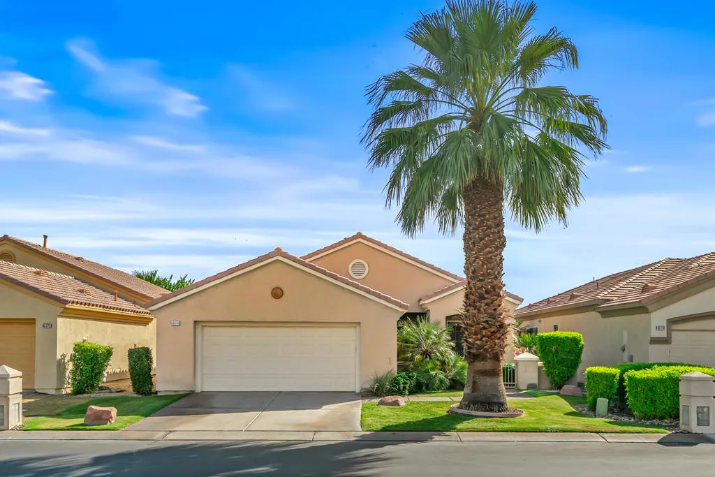 43774 Royal Saint George Drive, Indio, California 92201 home-pic-2