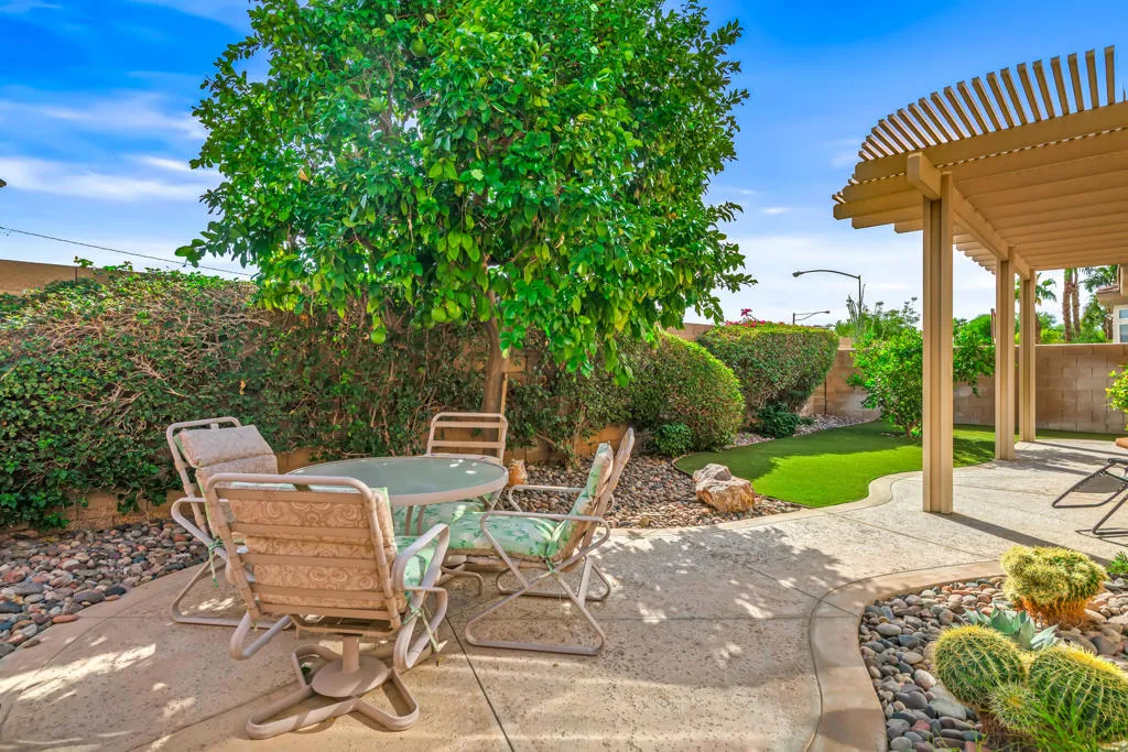 43774 Royal Saint George Drive, Indio, California 92201 home-pic-36