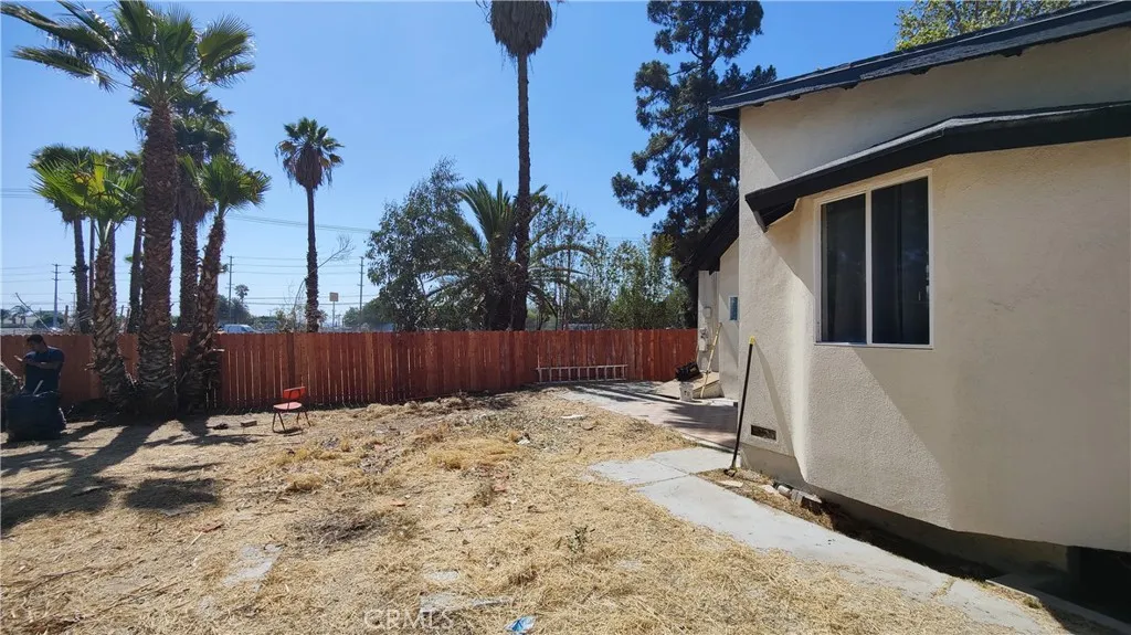 1680 Oxford, Riverside, California 92507 home-pic-33