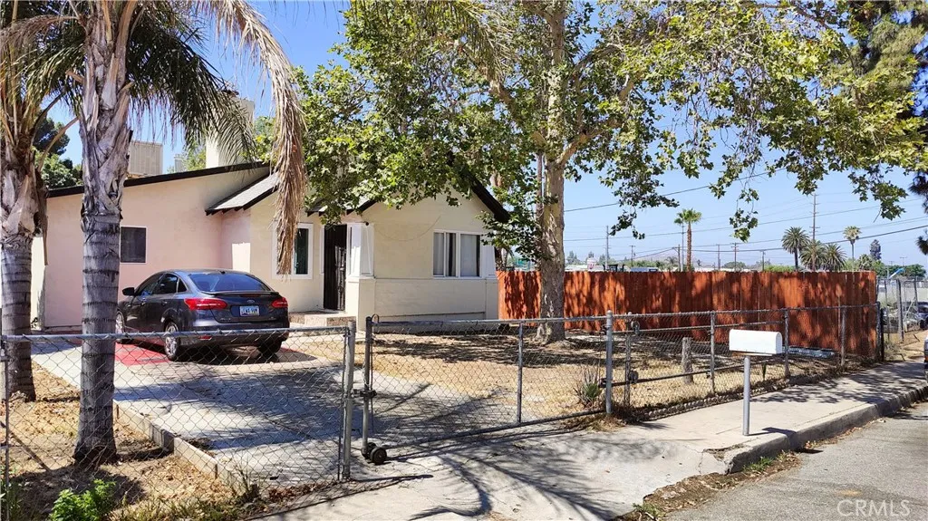 1680 Oxford, Riverside, California 92507 home-pic-21
