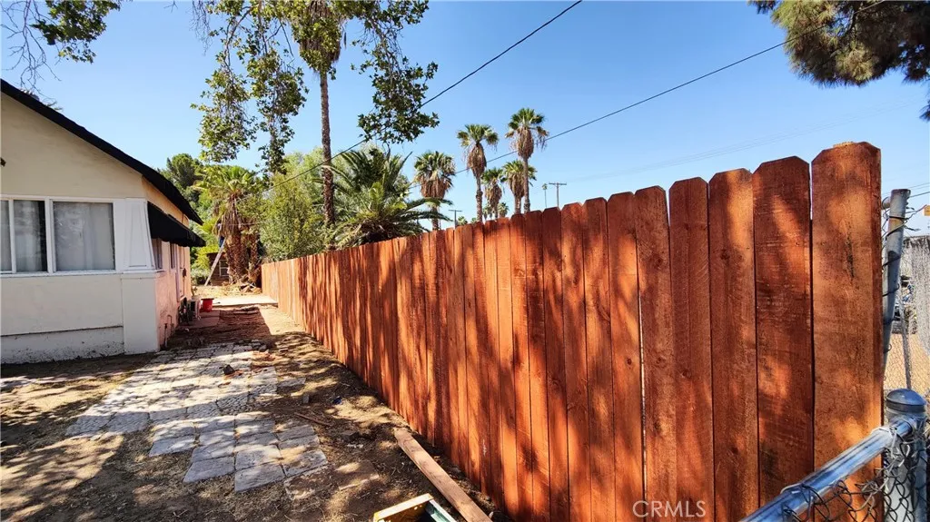 1680 Oxford, Riverside, California 92507 home-pic-25