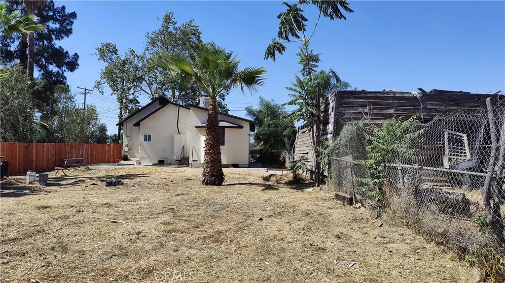 1680 Oxford, Riverside, California 92507 home-pic-32