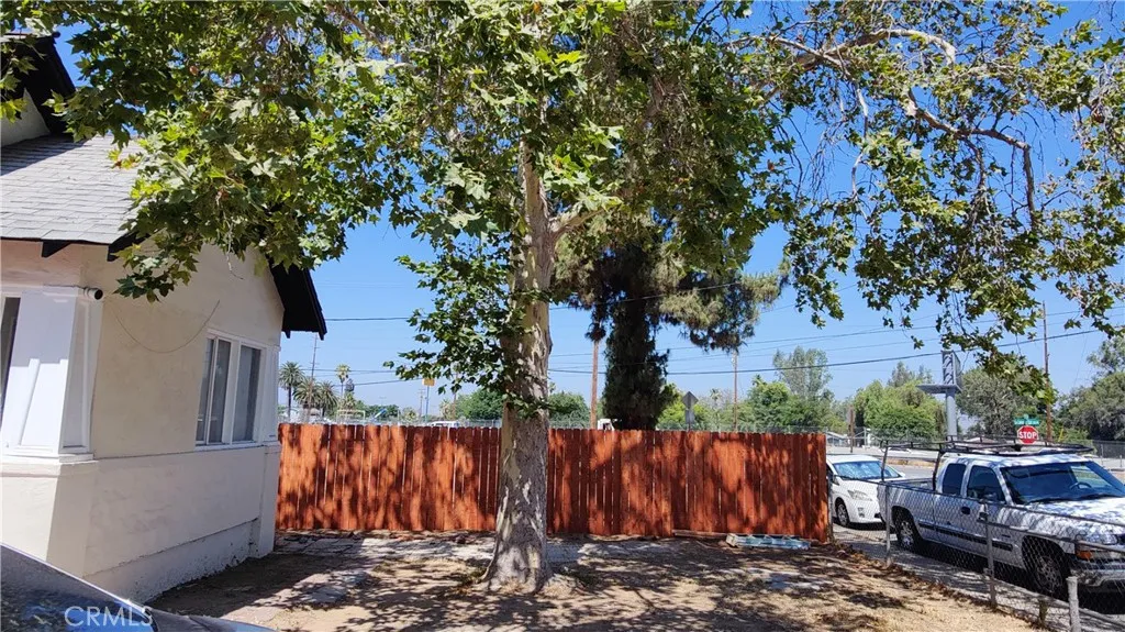 1680 Oxford, Riverside, California 92507 home-pic-24