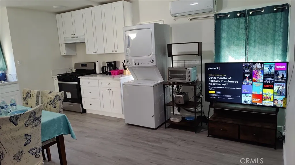 1680 Oxford, Riverside, California 92507 home-pic-8