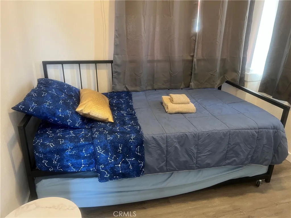 1680 Oxford, Riverside, California 92507 home-pic-20