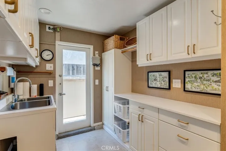 1129 Vista Del Lago, San Luis Obispo, California 93405