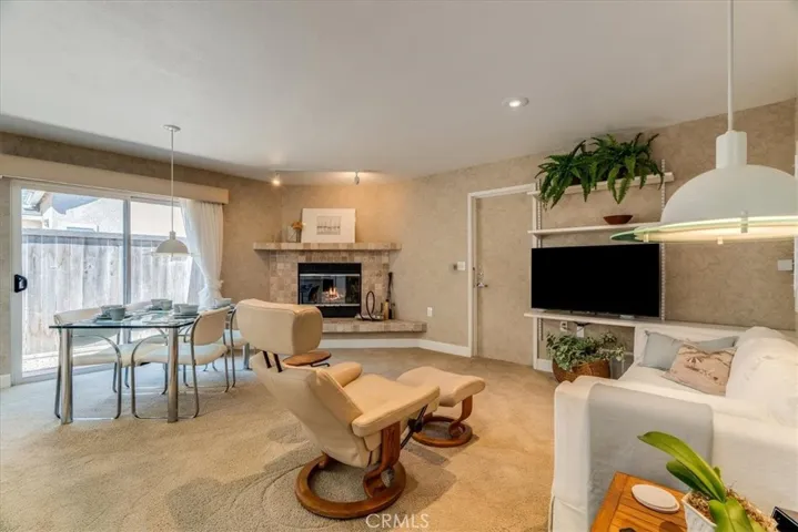 1129 Vista Del Lago, San Luis Obispo, California 93405