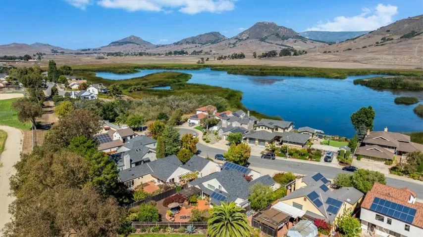 1129 Vista Del Lago, San Luis Obispo, California 93405