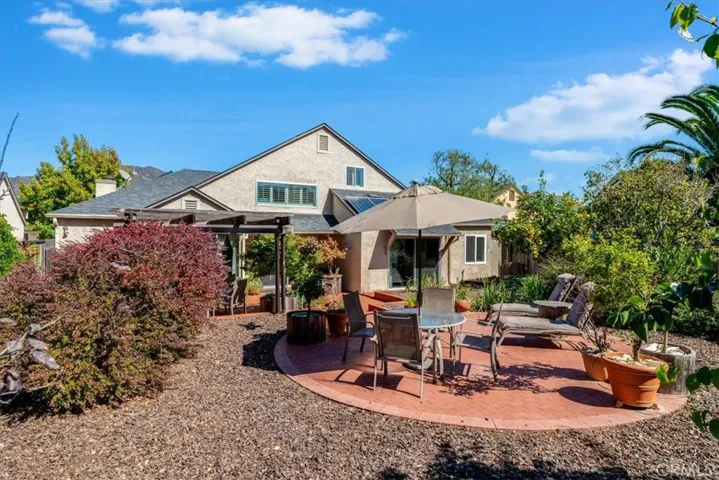 1129 Vista Del Lago, San Luis Obispo, California 93405