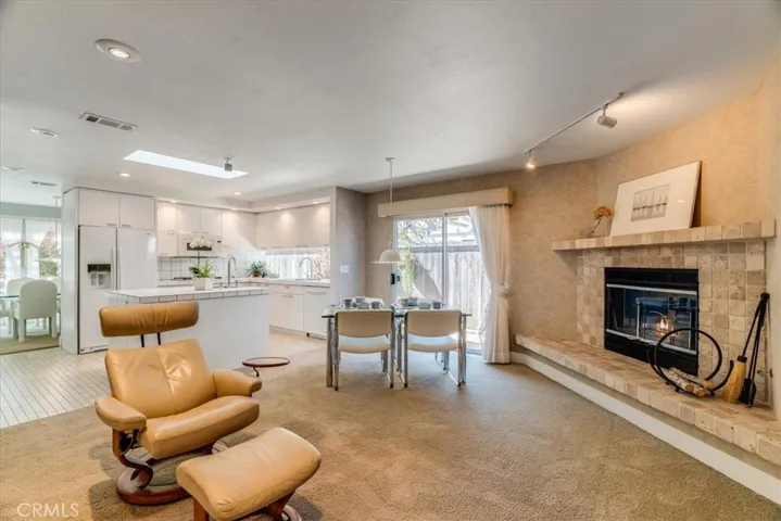 1129 Vista Del Lago, San Luis Obispo, California 93405