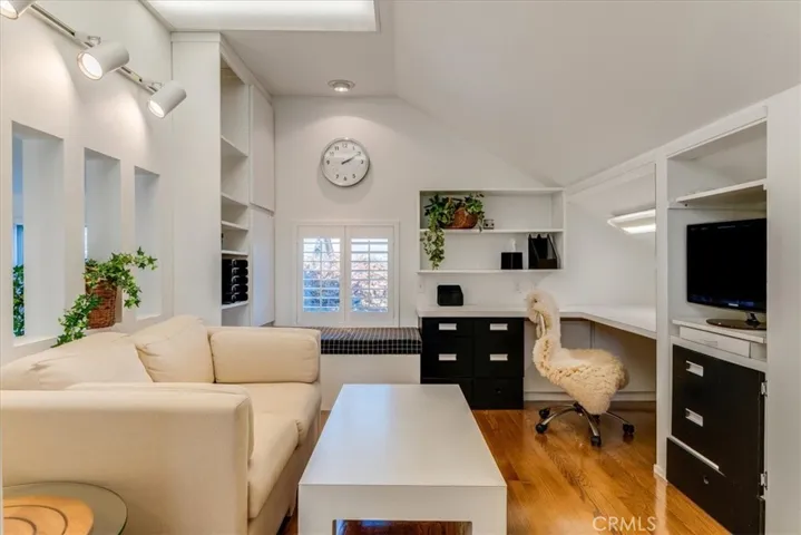 1129 Vista Del Lago, San Luis Obispo, California 93405