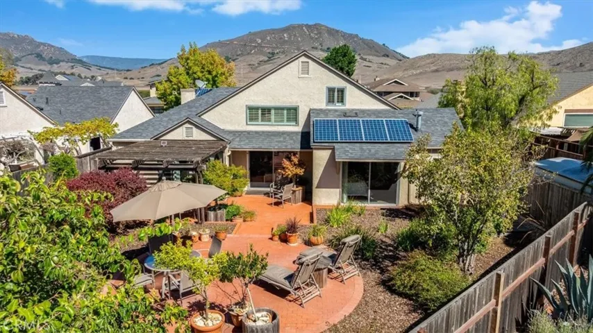 1129 Vista Del Lago, San Luis Obispo, California 93405