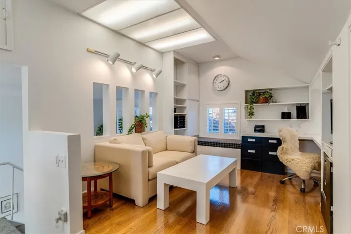 1129 Vista Del Lago, San Luis Obispo, California 93405