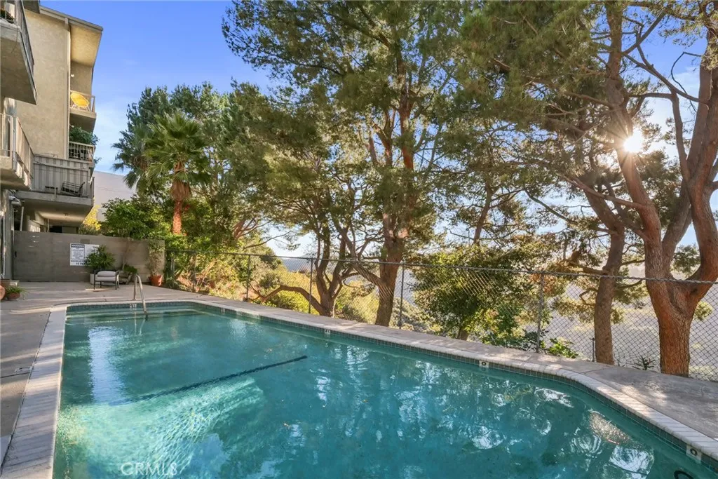 2345 Roscomare, Los Angeles, California 90077 home-pic-31