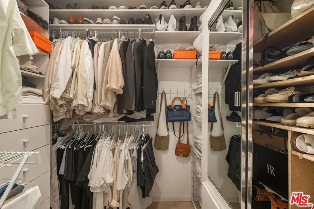 1745 Camino Palmero Street 327, Los Angeles, California 90046 home-pic-13