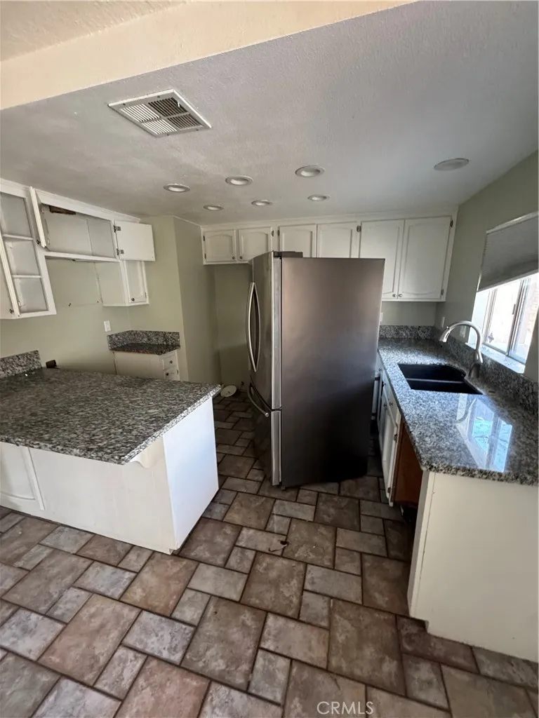 2505 Rosemary Lane, San Bernardino, California 92407 home-pic-6