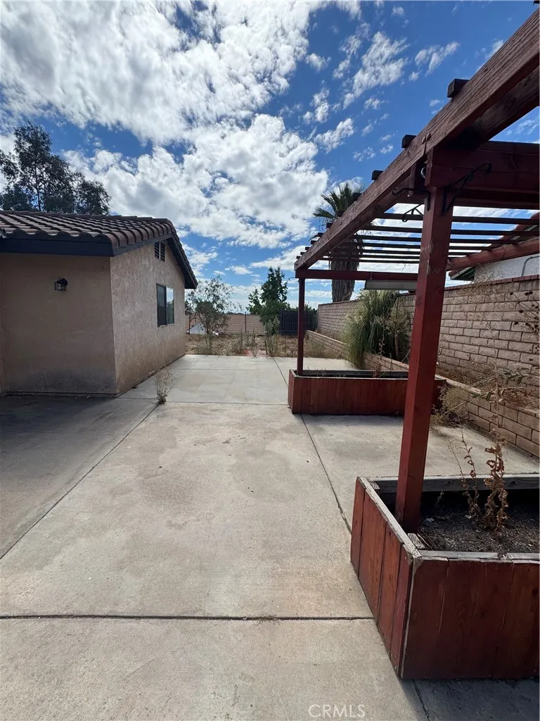 2505 Rosemary Lane, San Bernardino, California 92407 home-pic-9