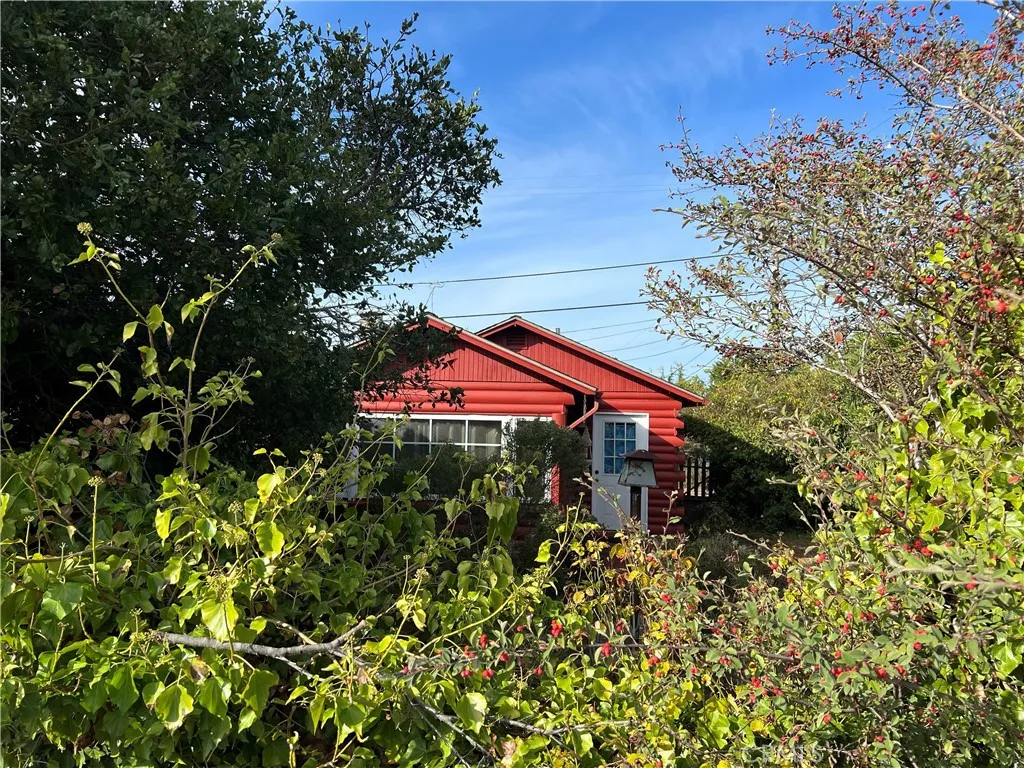 2299 Yorkshire Drive, Cambria, California 93428 home-pic-1