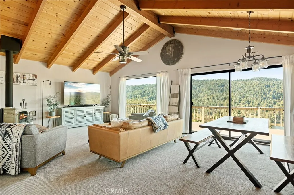 404 Darfo, Crestline, California 92325 home-pic-6