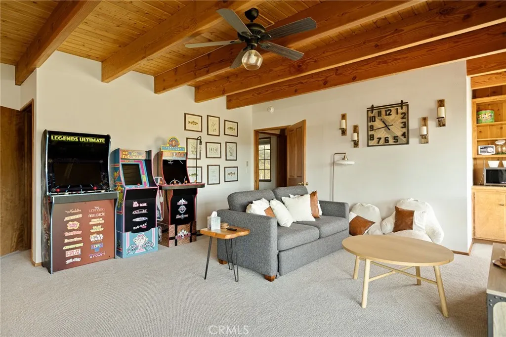 404 Darfo, Crestline, California 92325 home-pic-24