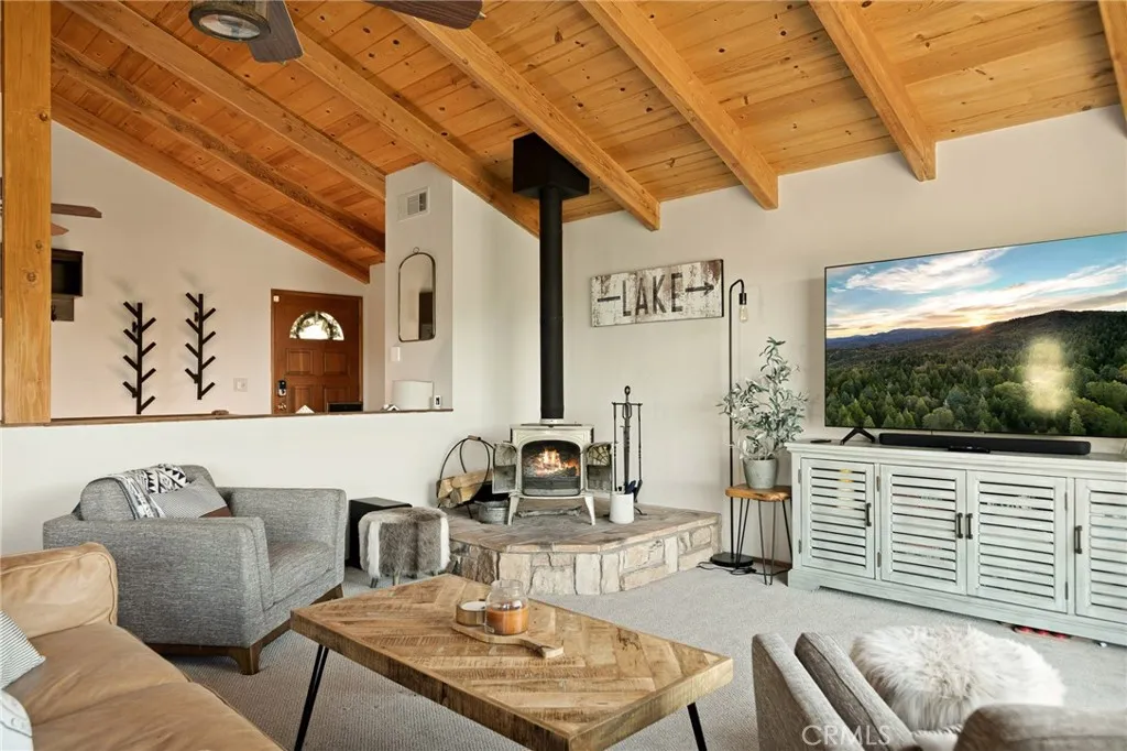 404 Darfo, Crestline, California 92325 home-pic-8