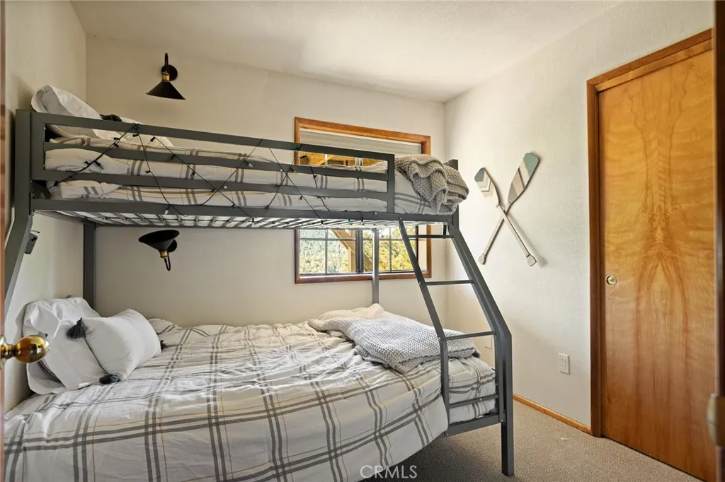 404 Darfo, Crestline, California 92325 home-pic-30