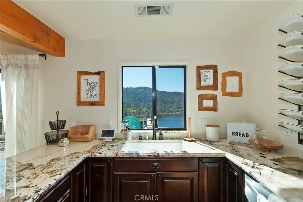 404 Darfo, Crestline, California 92325 home-pic-14