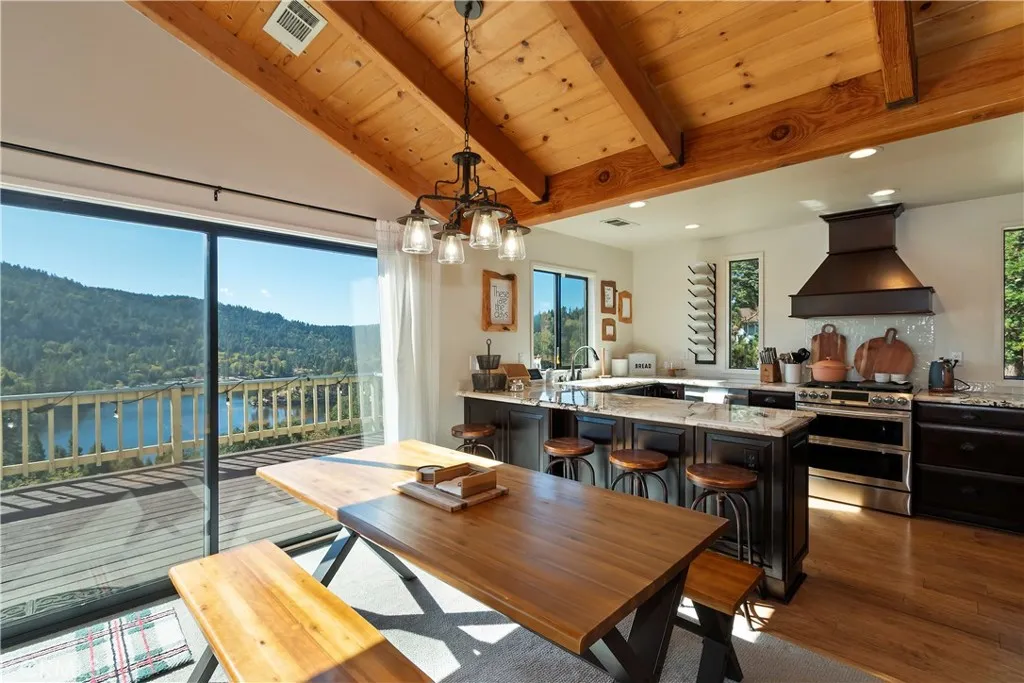 404 Darfo, Crestline, California 92325 home-pic-7