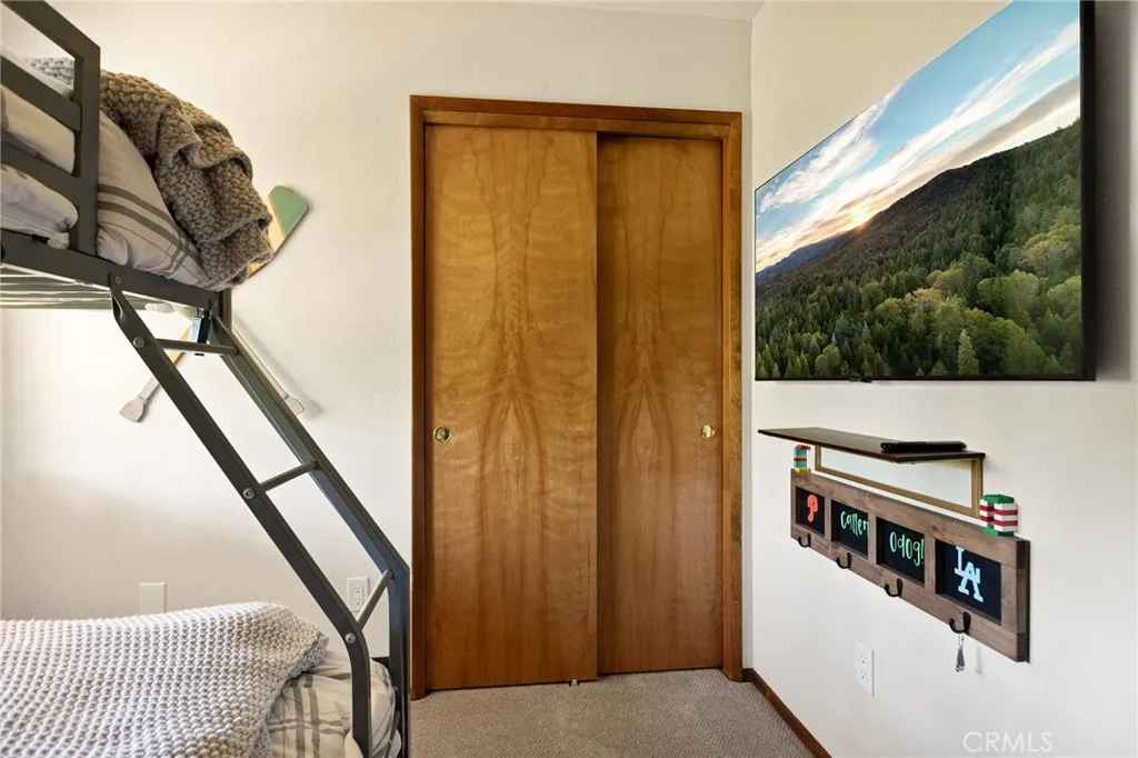 404 Darfo, Crestline, California 92325 home-pic-31