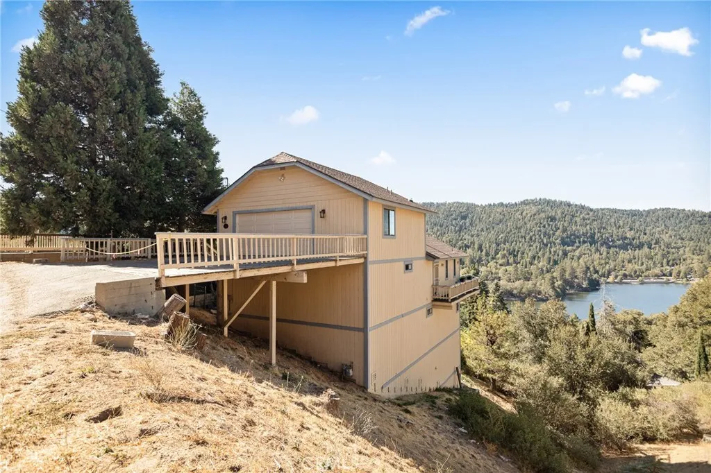 404 Darfo, Crestline, California 92325 home-pic-36
