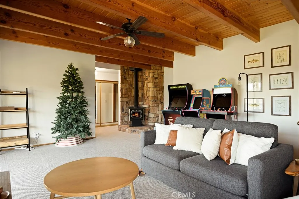 404 Darfo, Crestline, California 92325 home-pic-25