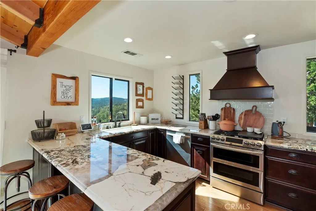 404 Darfo, Crestline, California 92325 home-pic-13
