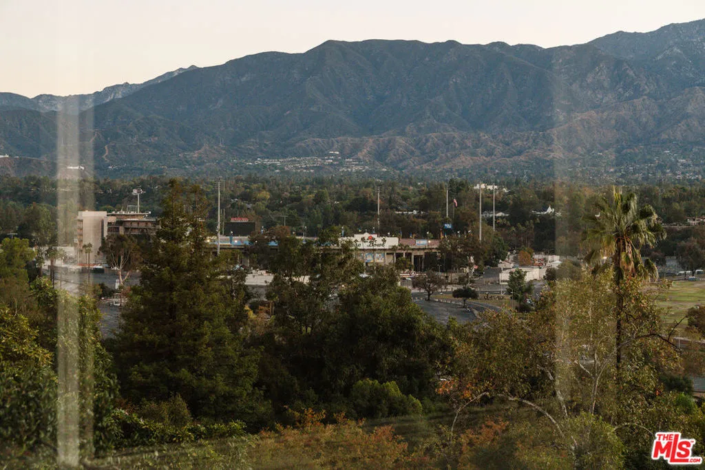 910 Glen Oaks Boulevard, Pasadena, California 91105 home-pic-58