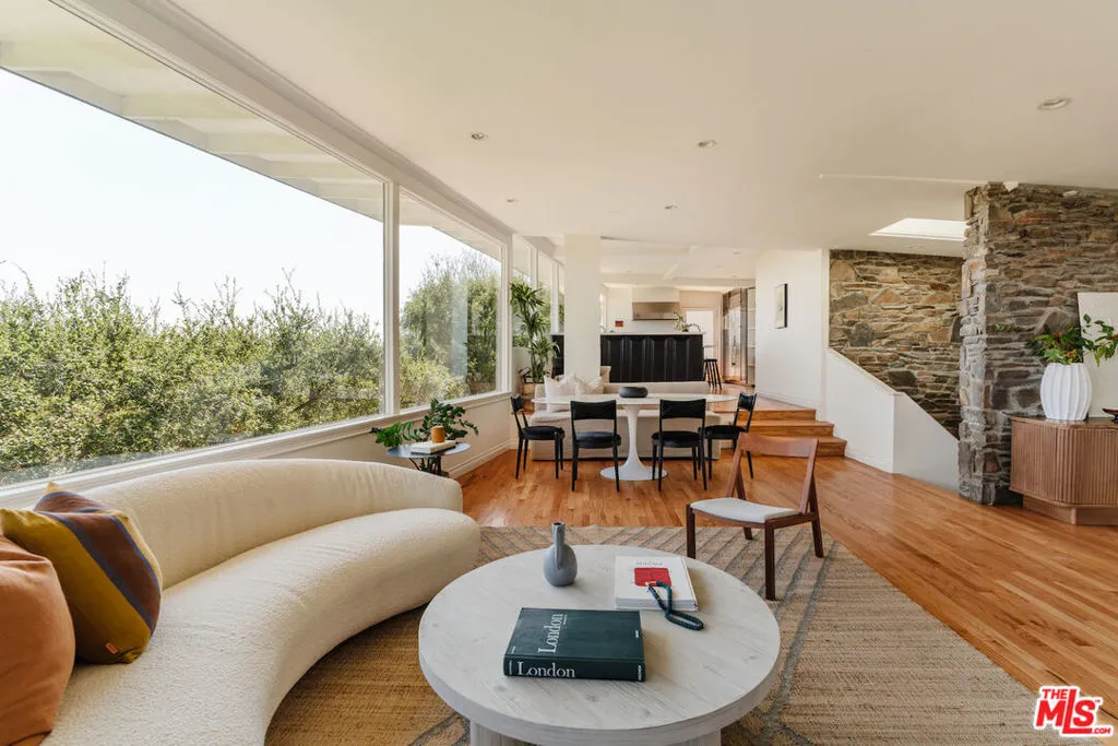 910 Glen Oaks Boulevard, Pasadena, California 91105 home-pic-10