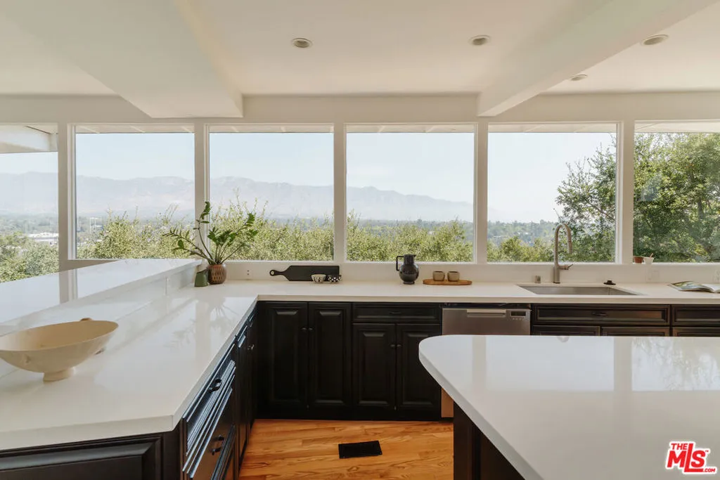 910 Glen Oaks Boulevard, Pasadena, California 91105 home-pic-15