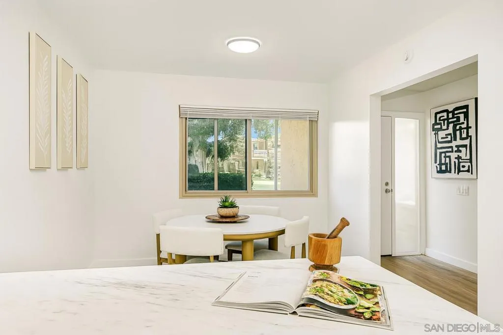 4032 Valeta St 319, San Diego, California 92110 home-pic-3
