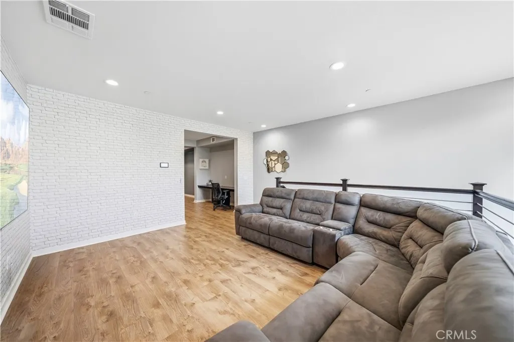 8847 Jacaranda, Montclair, California 91763 home-pic-8