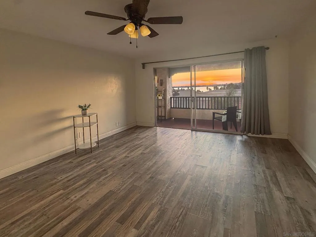 2514 Clairemont Drive  home-pic-20