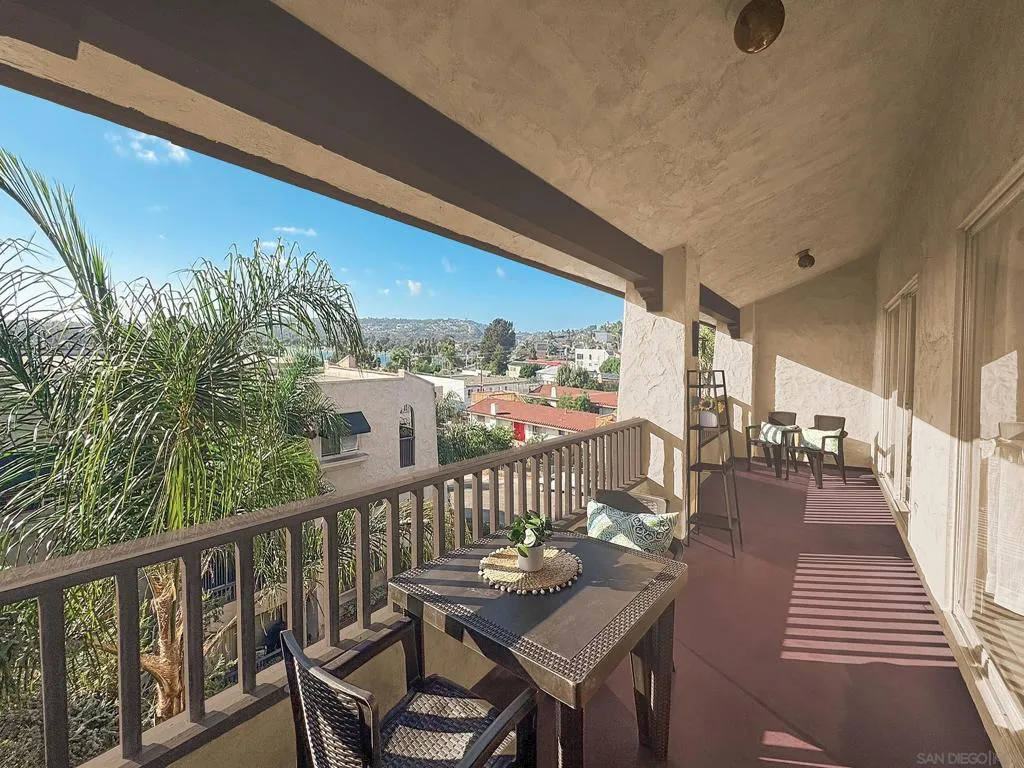 2514 Clairemont Drive  home-pic-9