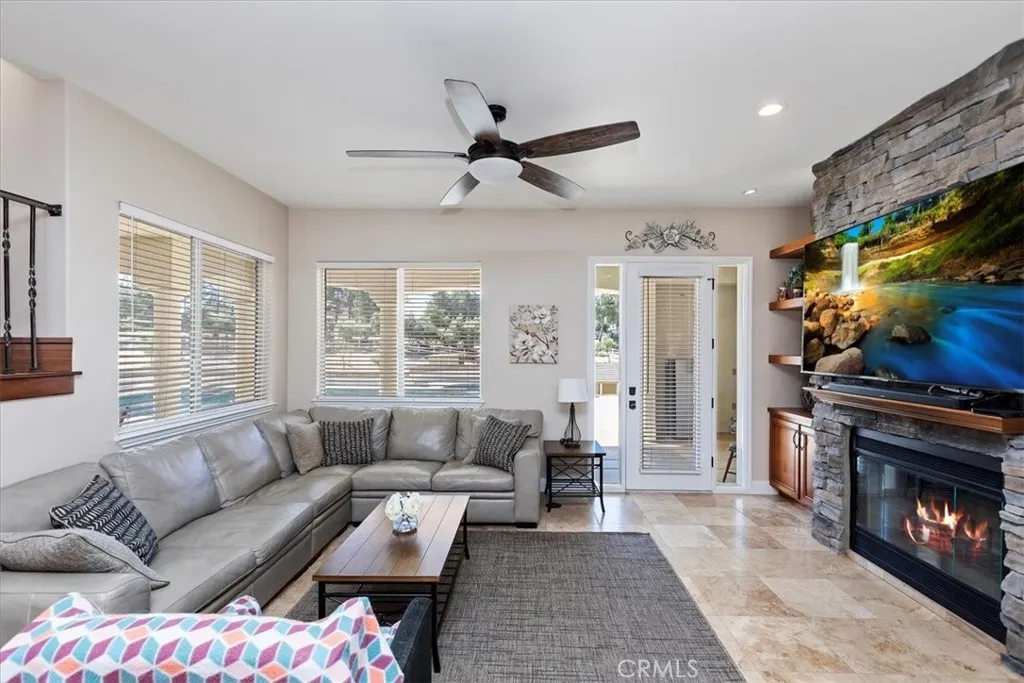 36410 Calle Puerto Bonita, Temecula, California 92592 home-pic-12