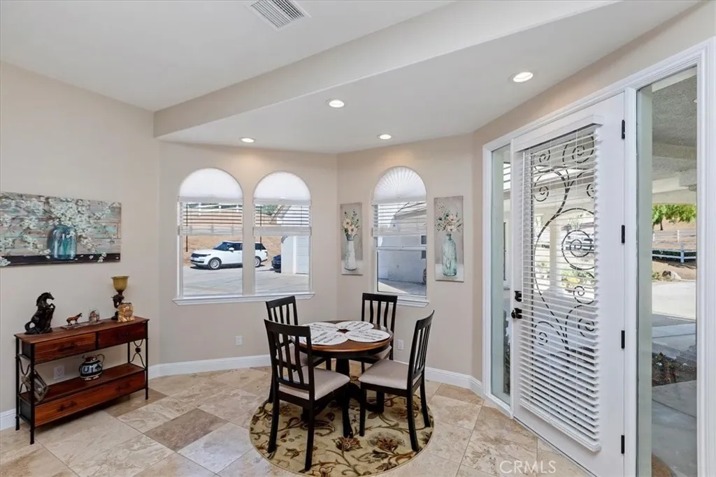 36410 Calle Puerto Bonita, Temecula, California 92592 home-pic-10