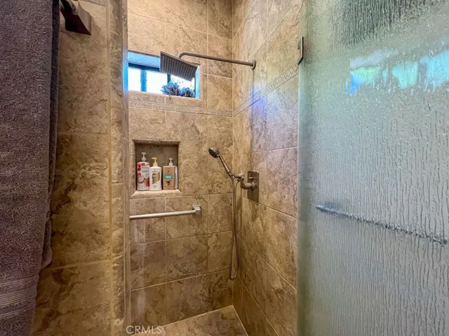 Common Bath Walk-in Shower